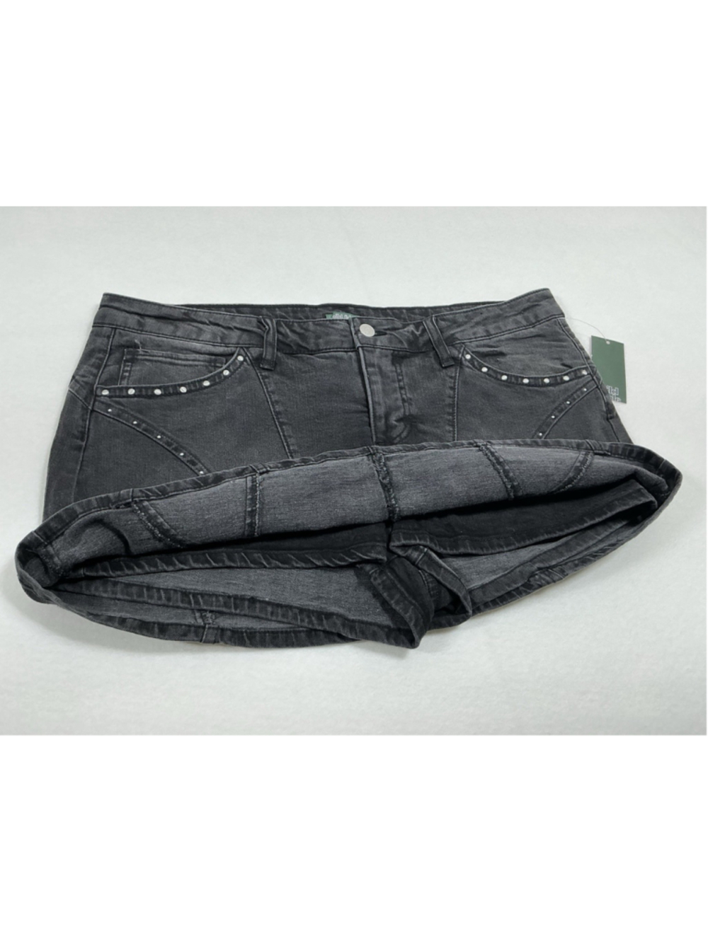 Womans NWT Wild Fable Black Jean Skort With Studs Size Large - Picture 6 of 7